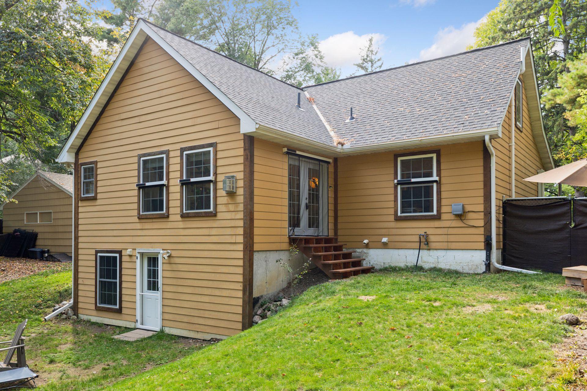312 Pineview Lane N