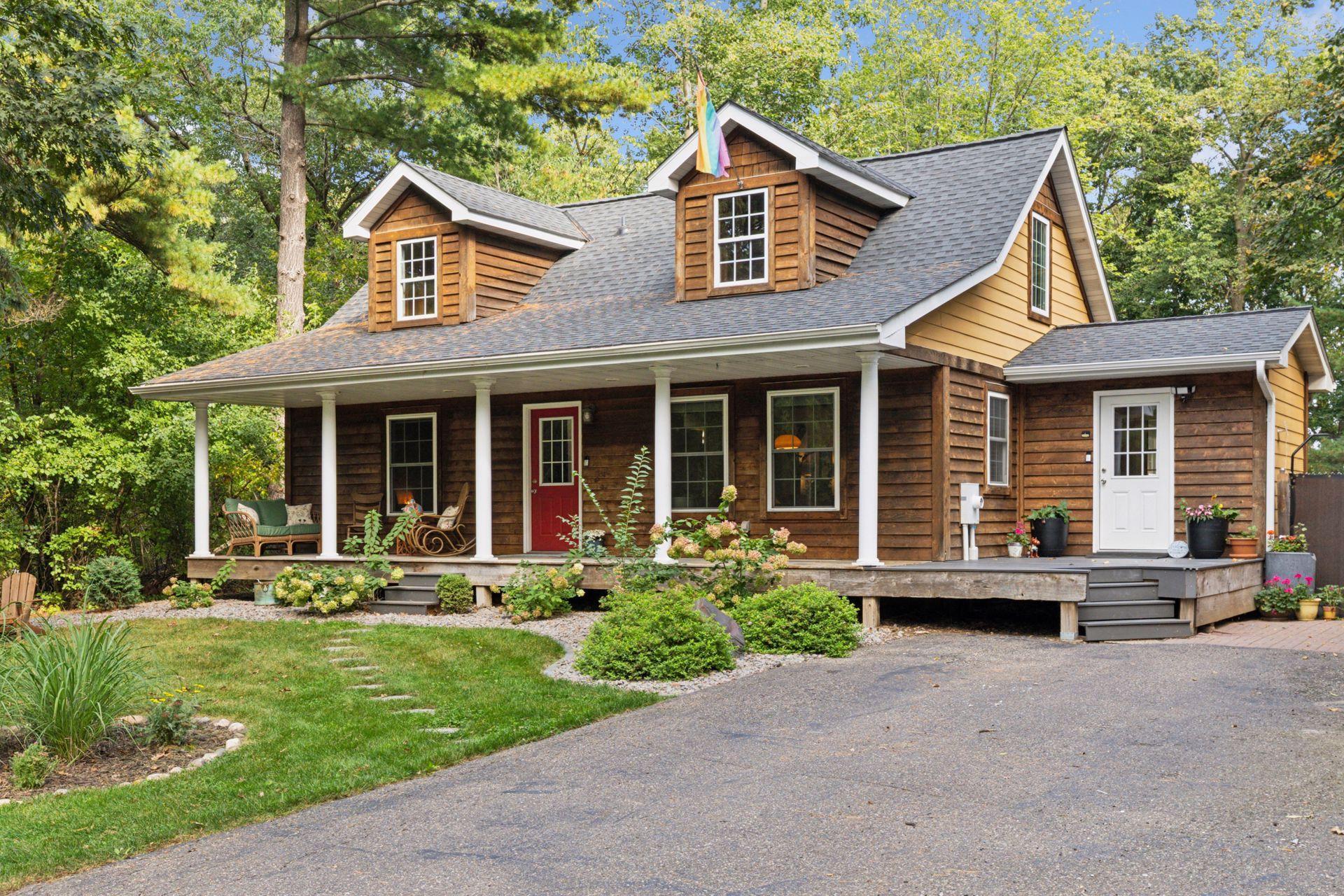 312 Pineview Lane N