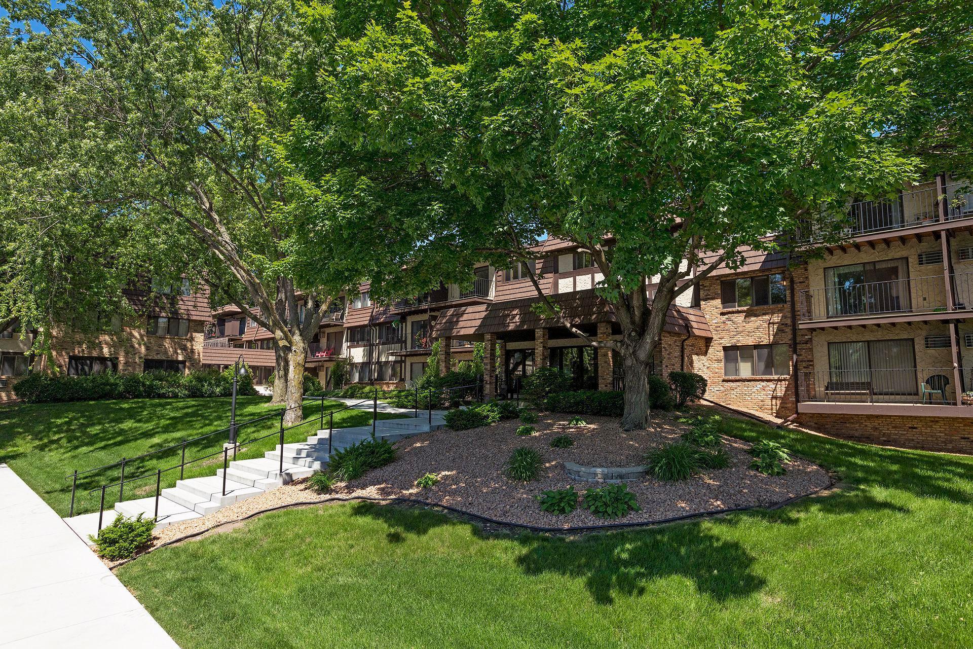 205 Barry Avenue S Unit: 303