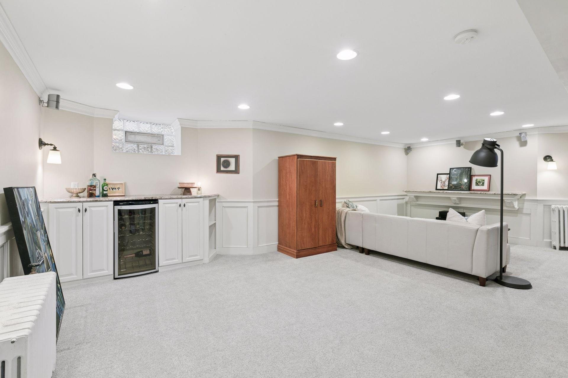 1957 Selby Avenue
