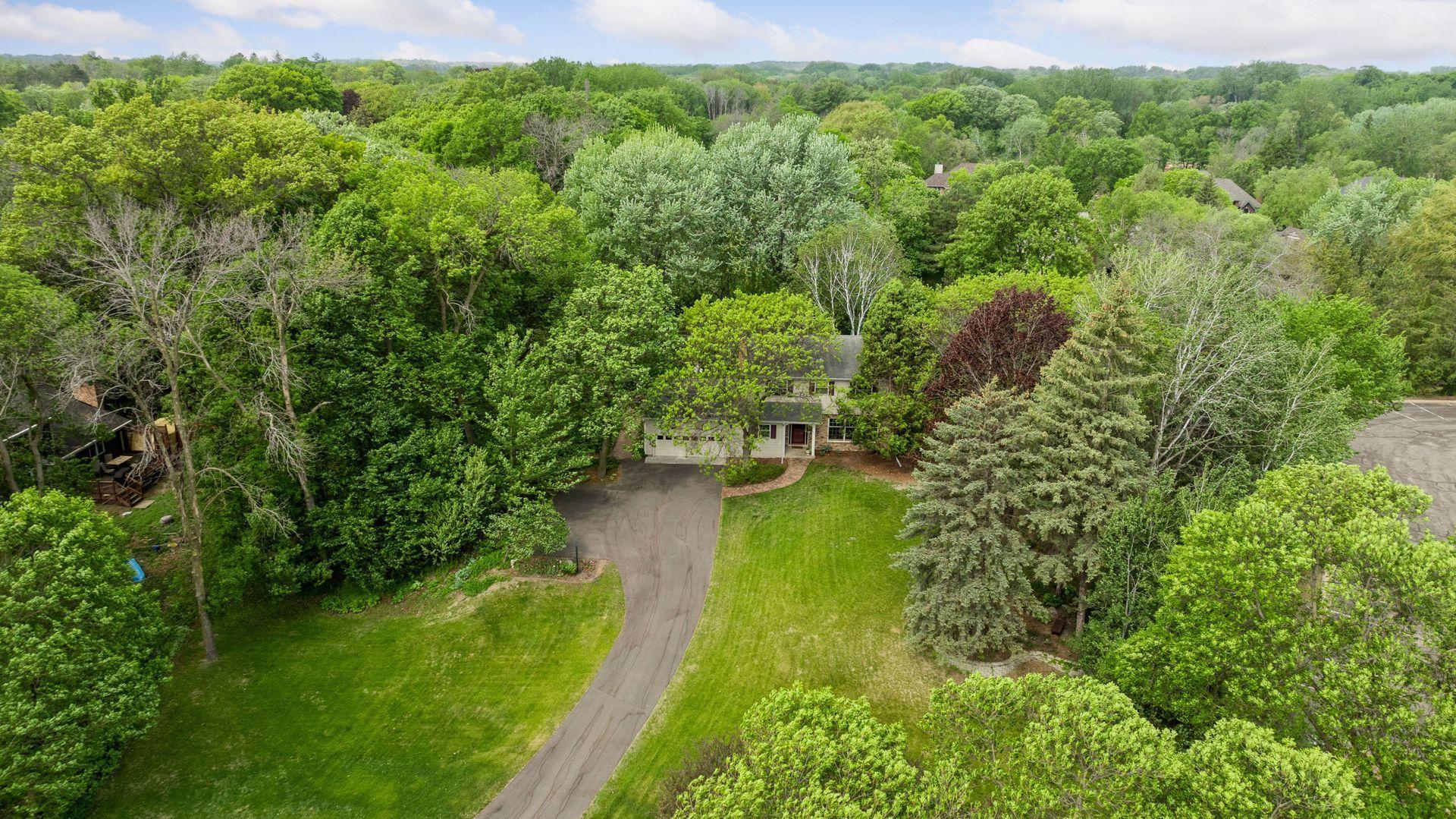 615 Narcissus Lane N