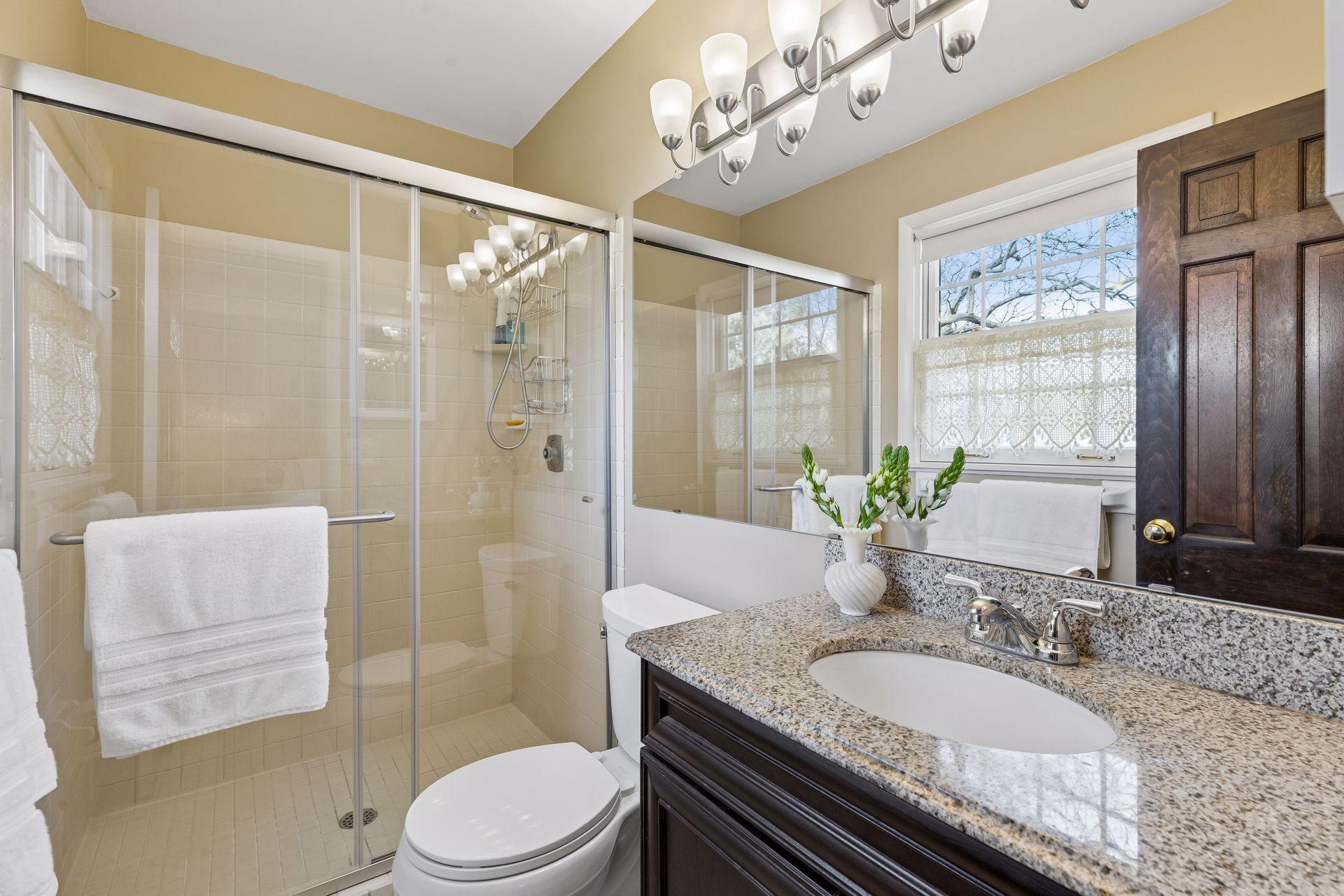 615 Narcissus Lane N