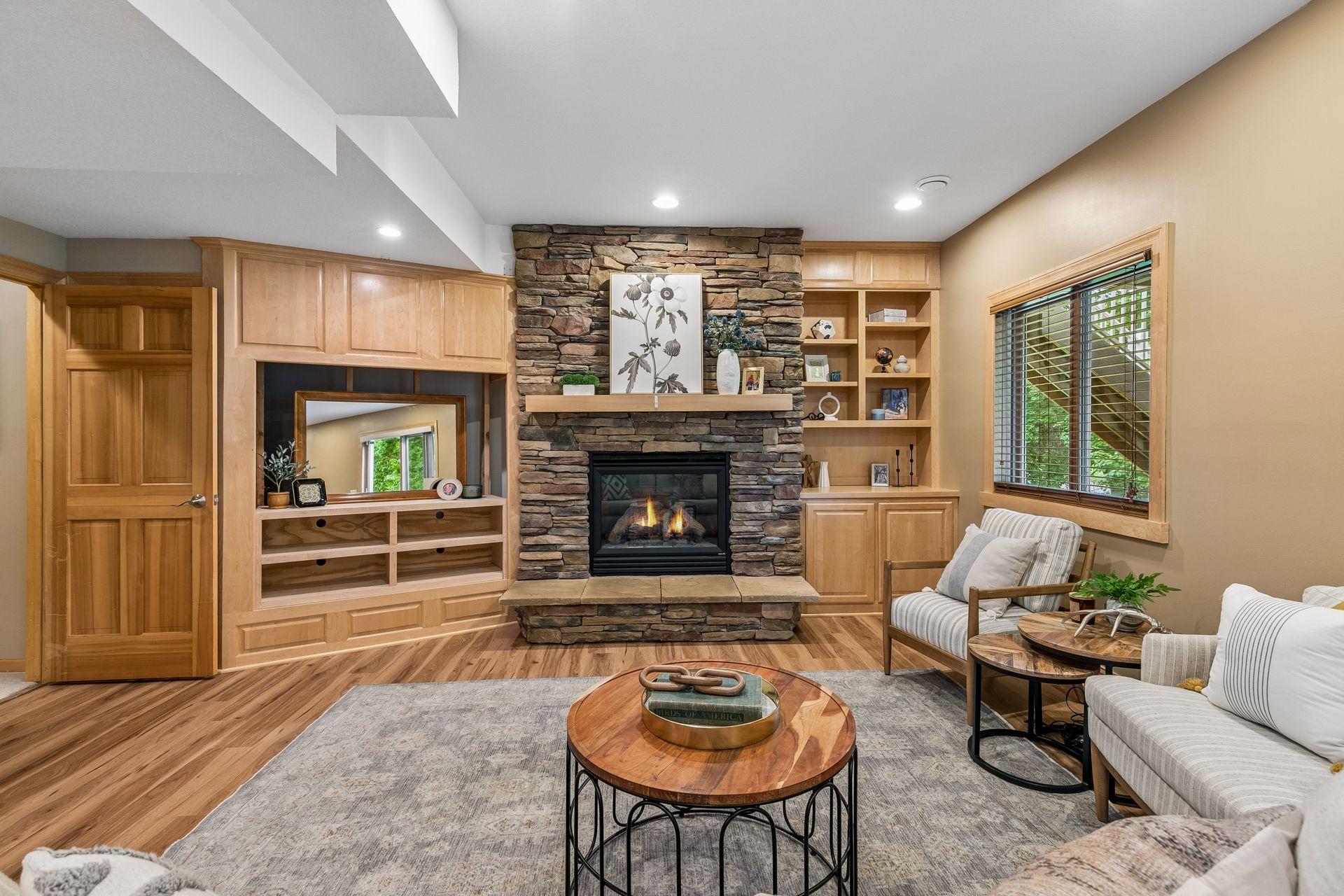 14314 Robin Road NE