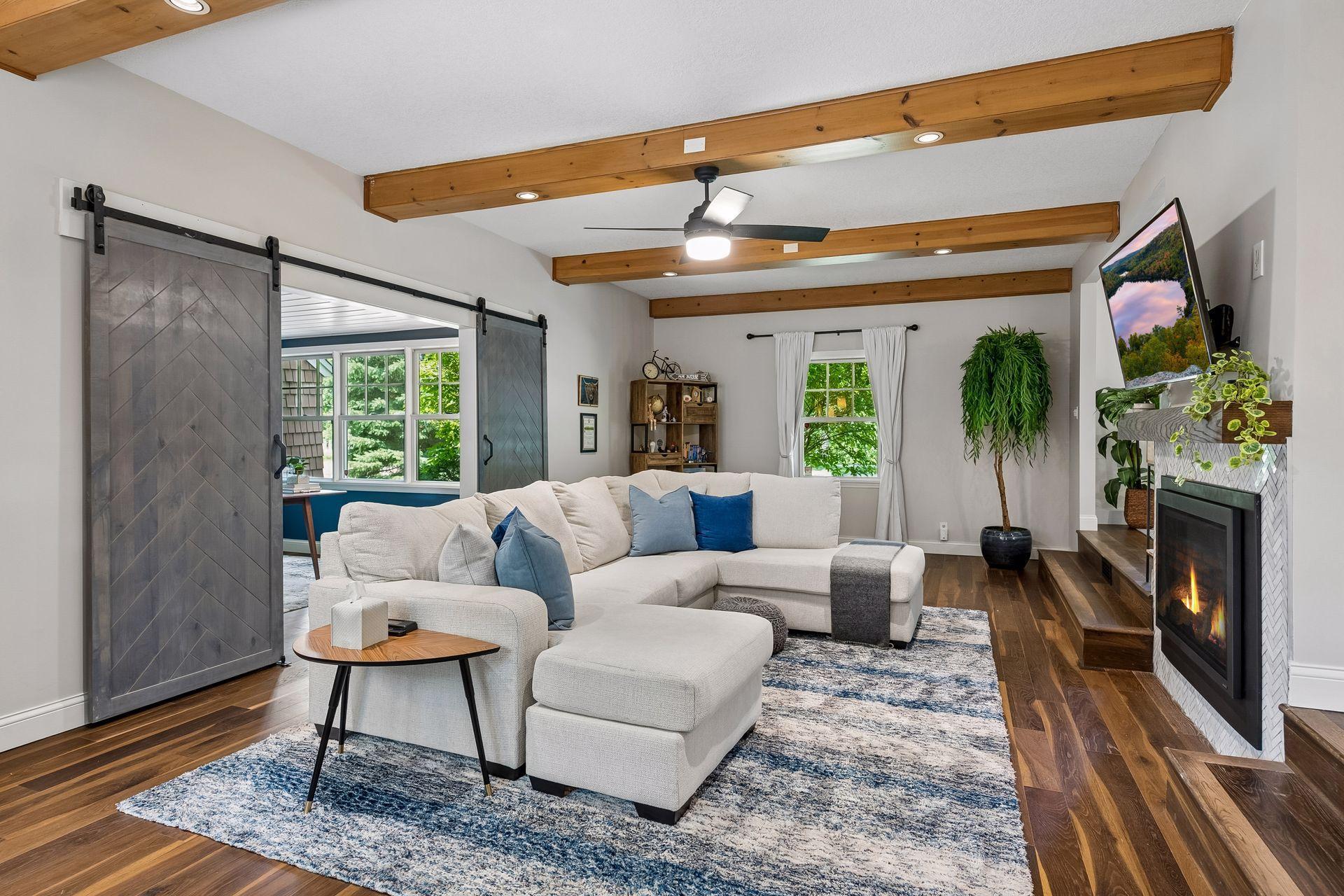 2713 W 54th Street
