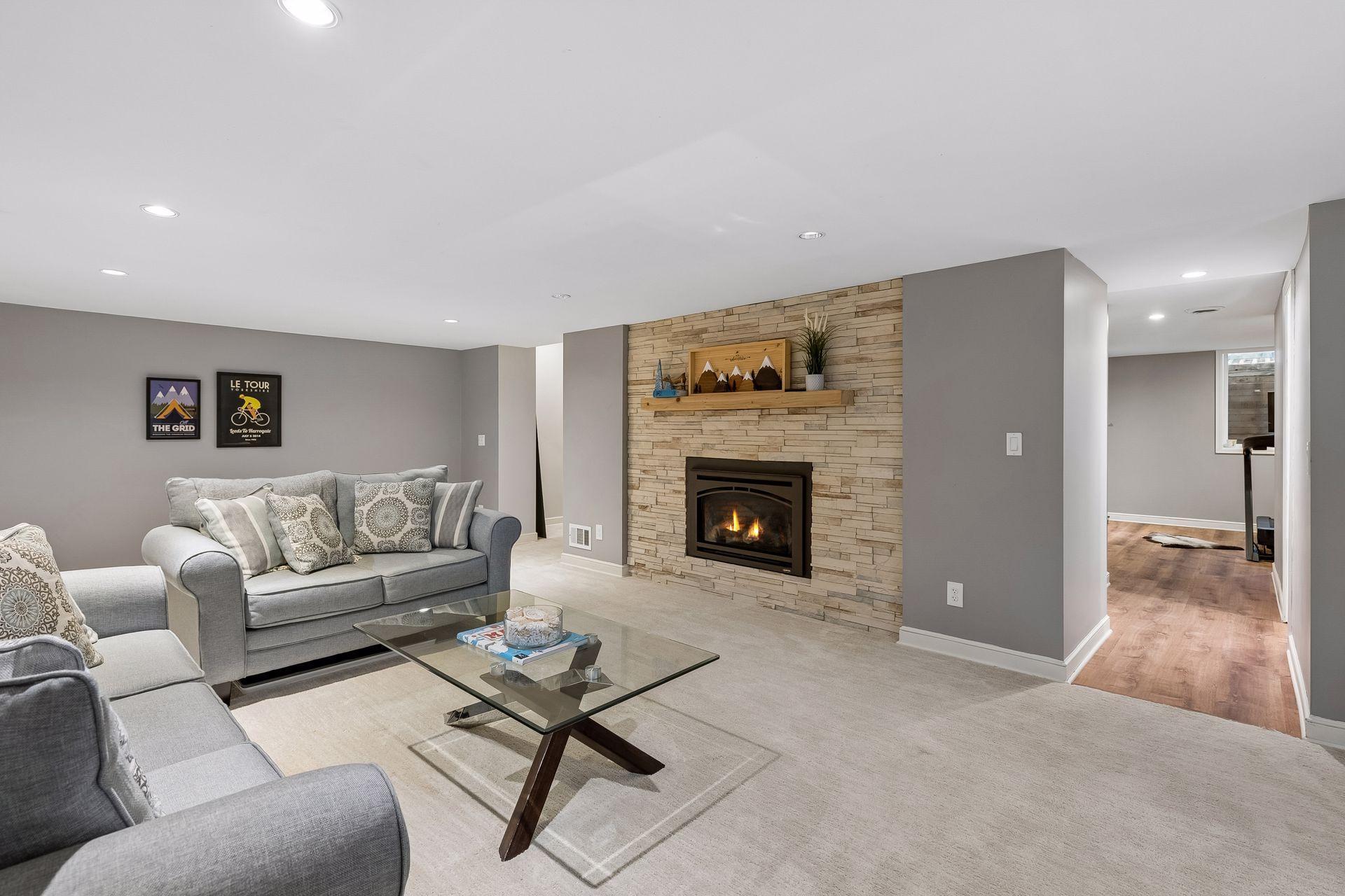 2713 W 54th Street