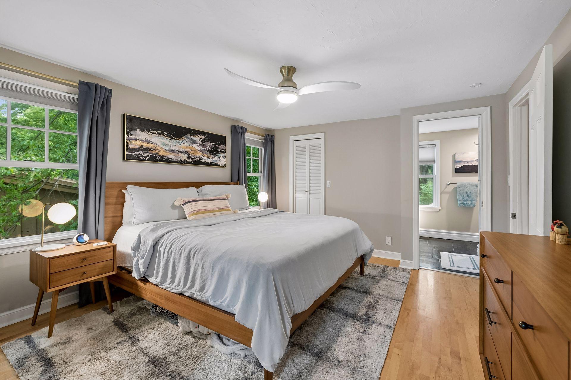 2713 W 54th Street
