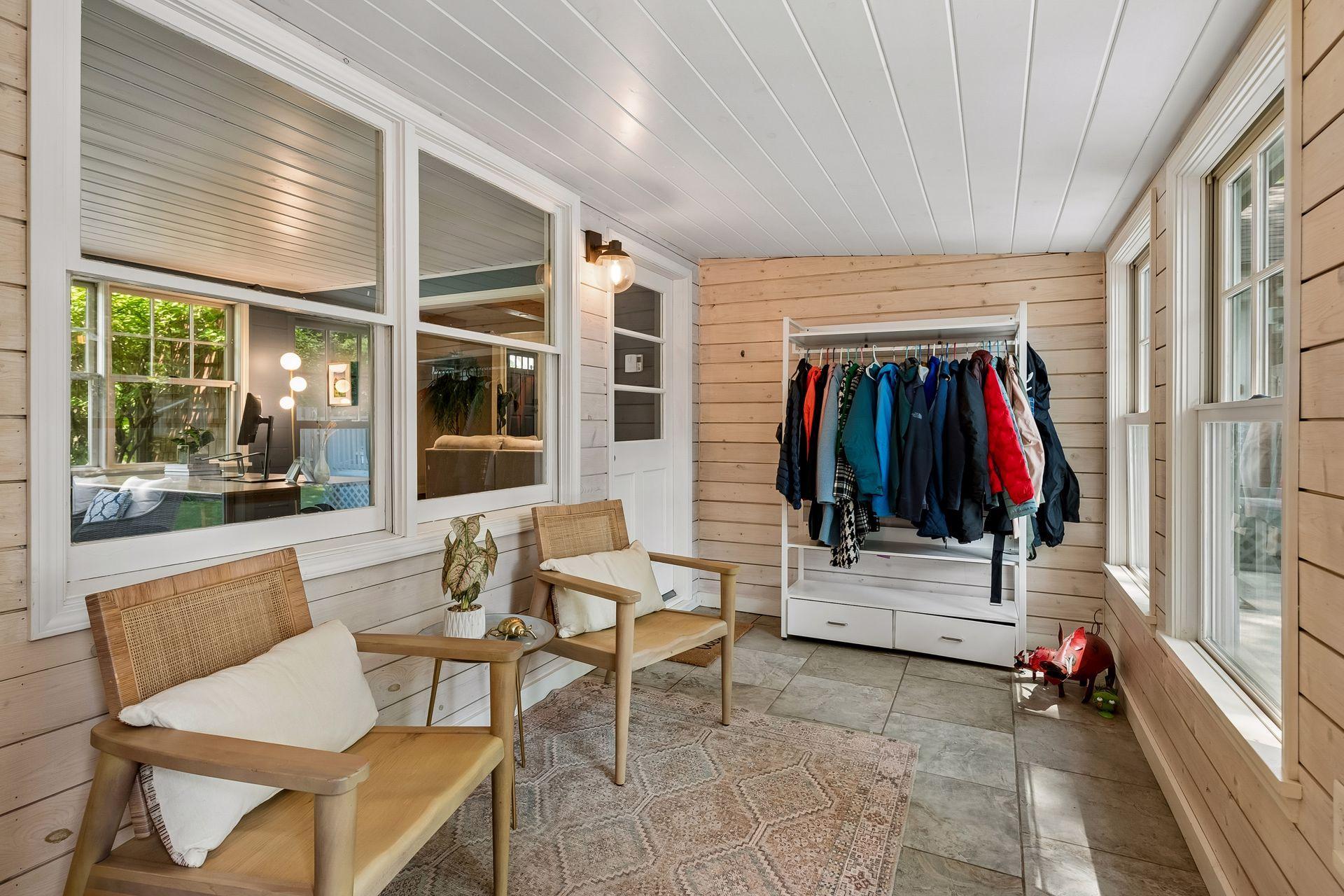 2713 W 54th Street