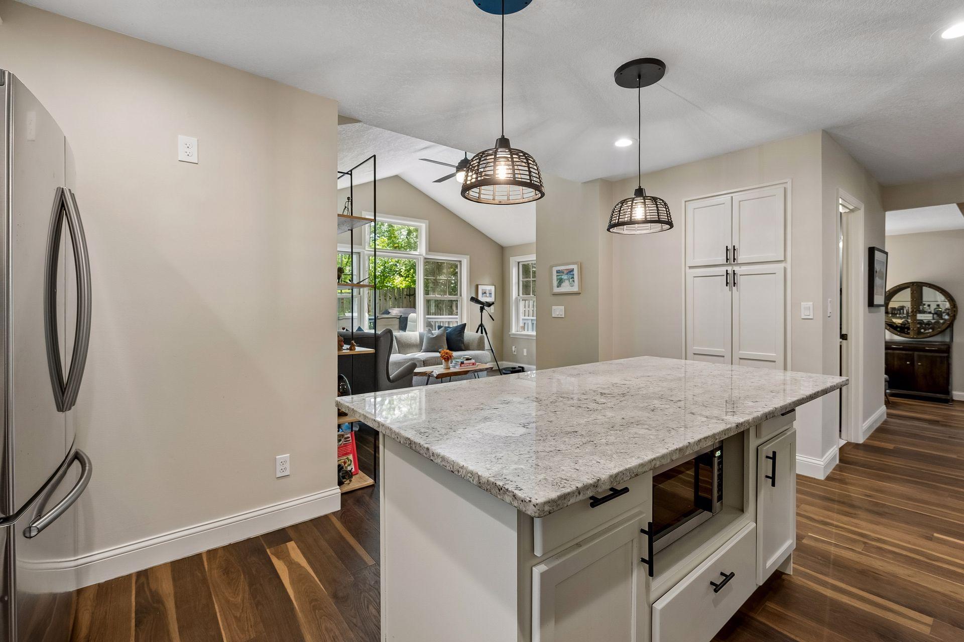 2713 W 54th Street