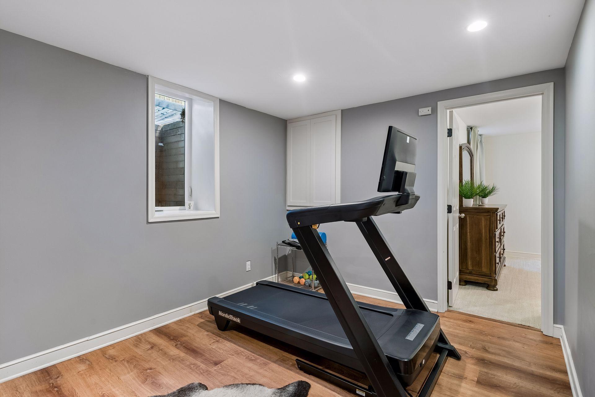 2713 W 54th Street