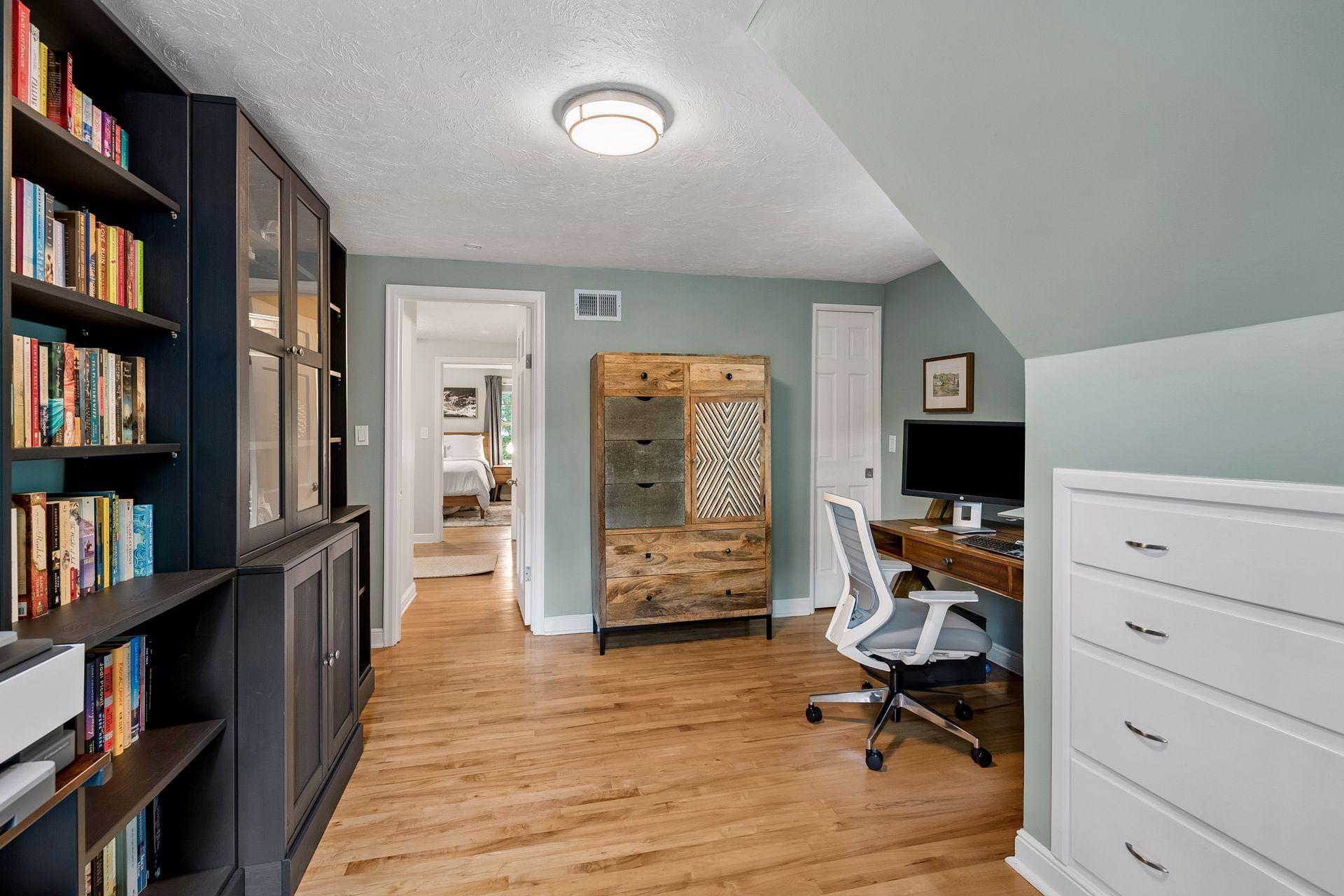2713 W 54th Street