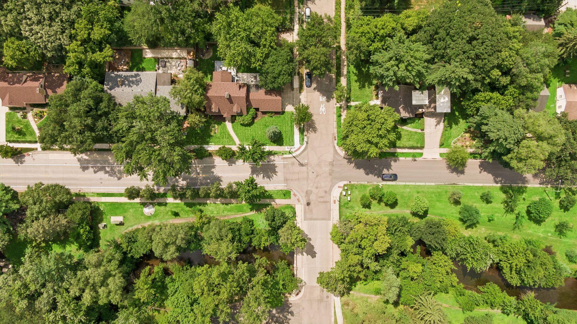 2713 W 54th Street