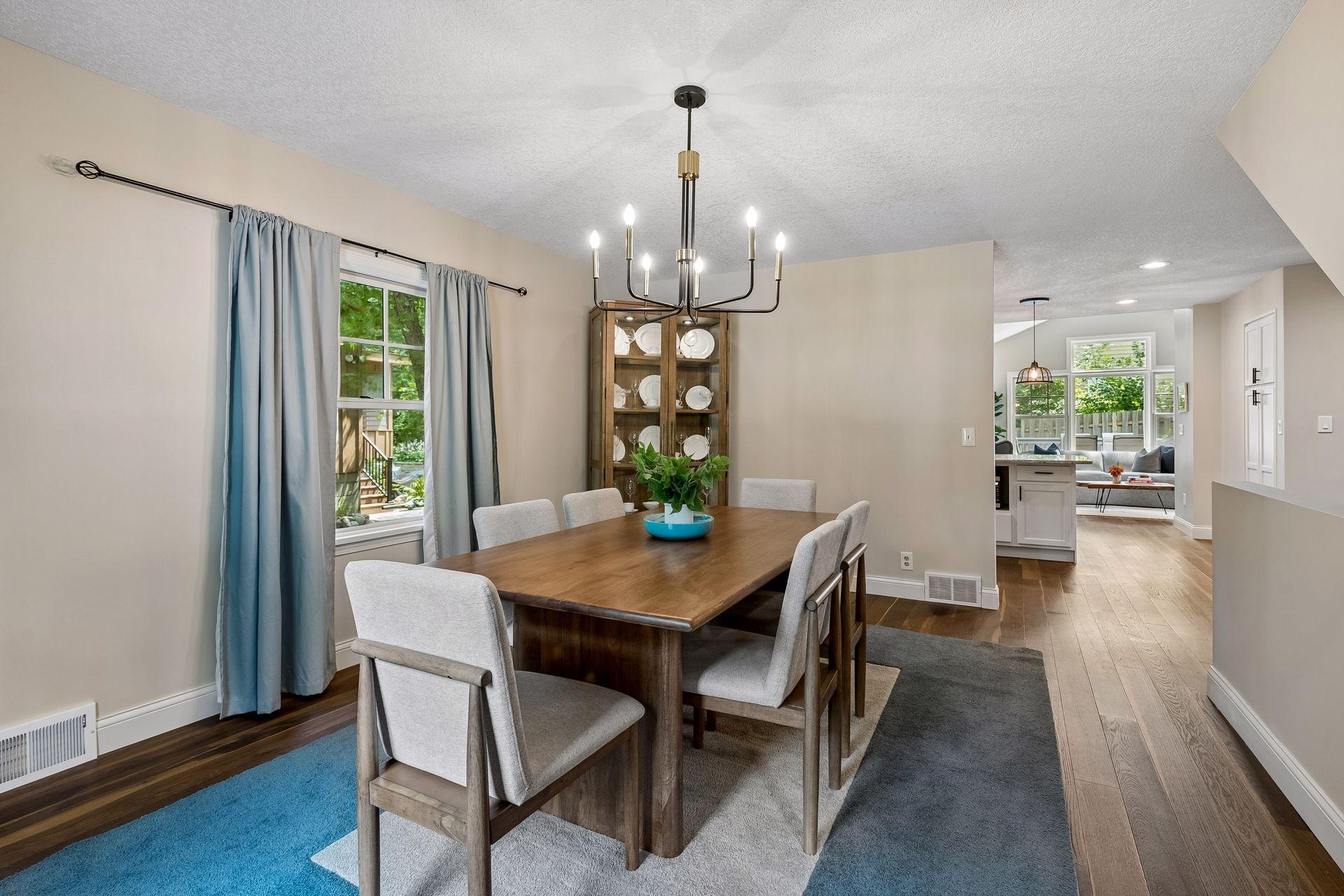 2713 W 54th Street
