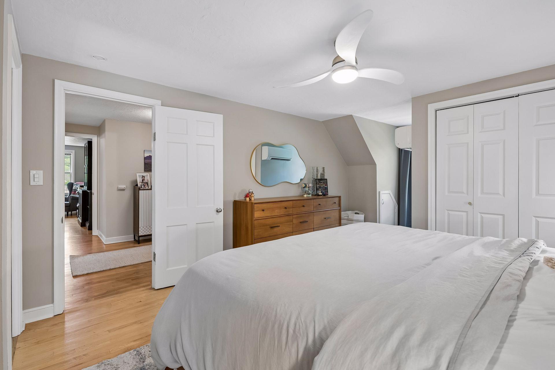 2713 W 54th Street