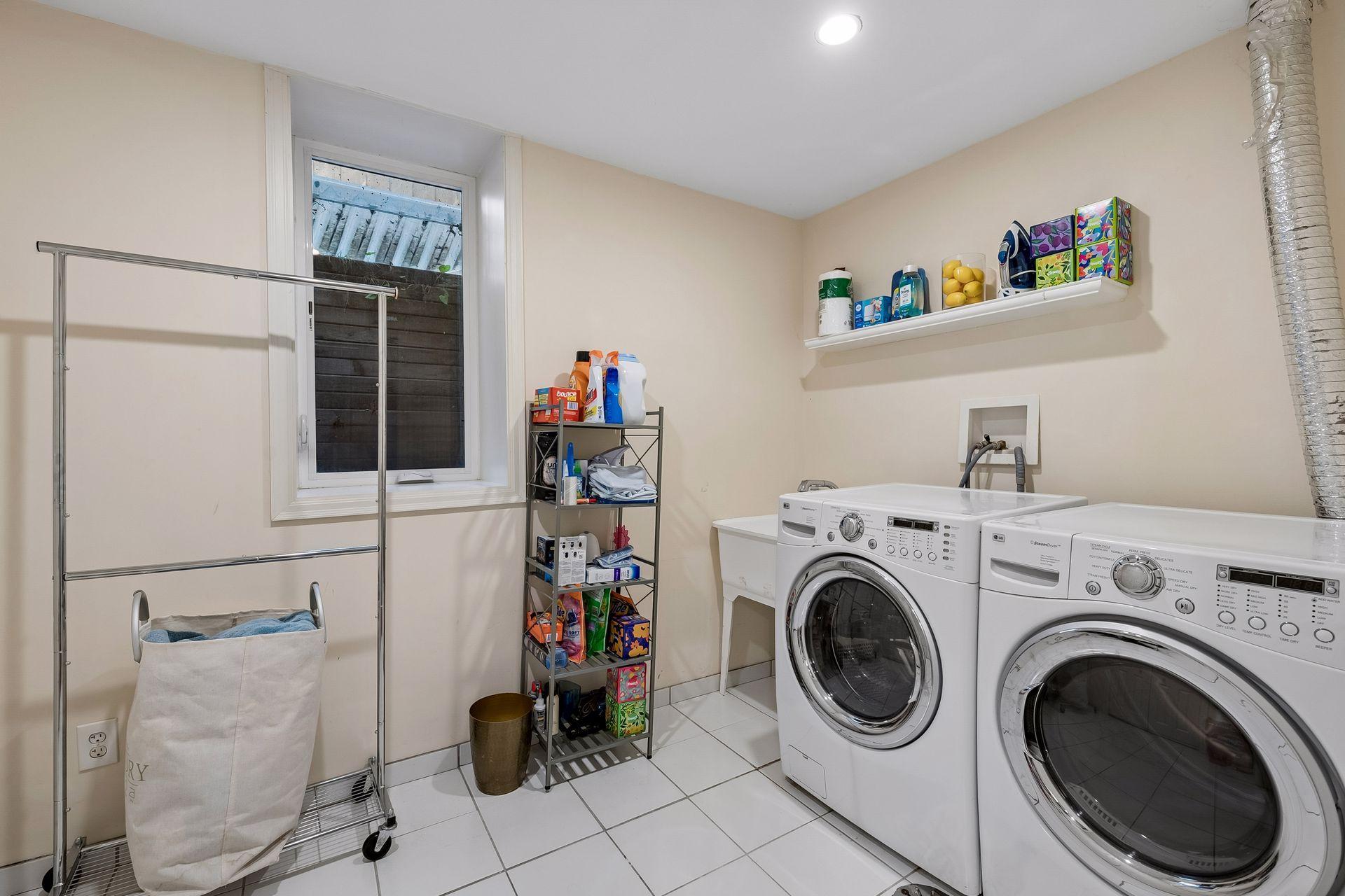 2713 W 54th Street