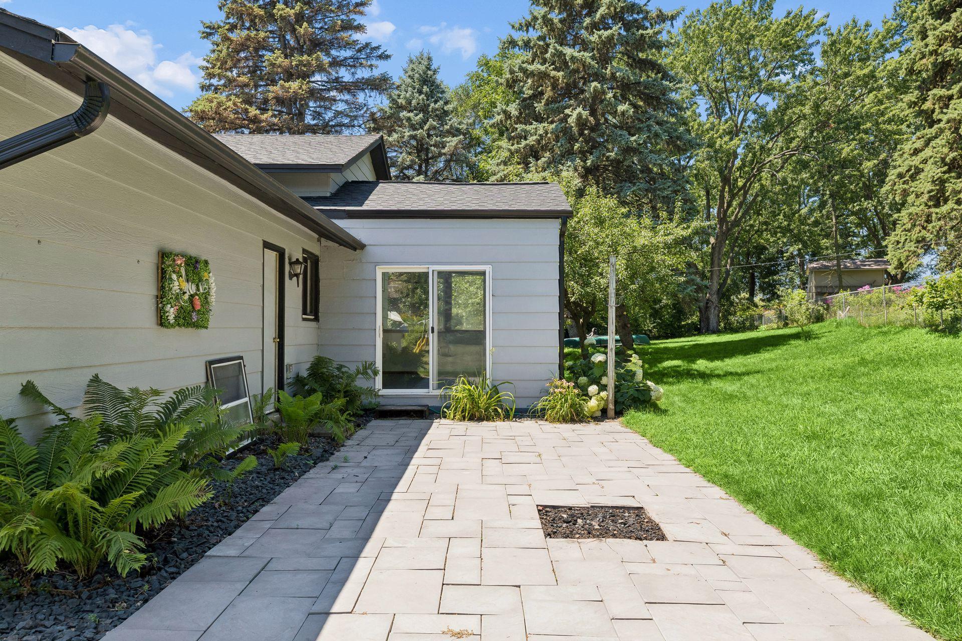 1077 Churchill Circle