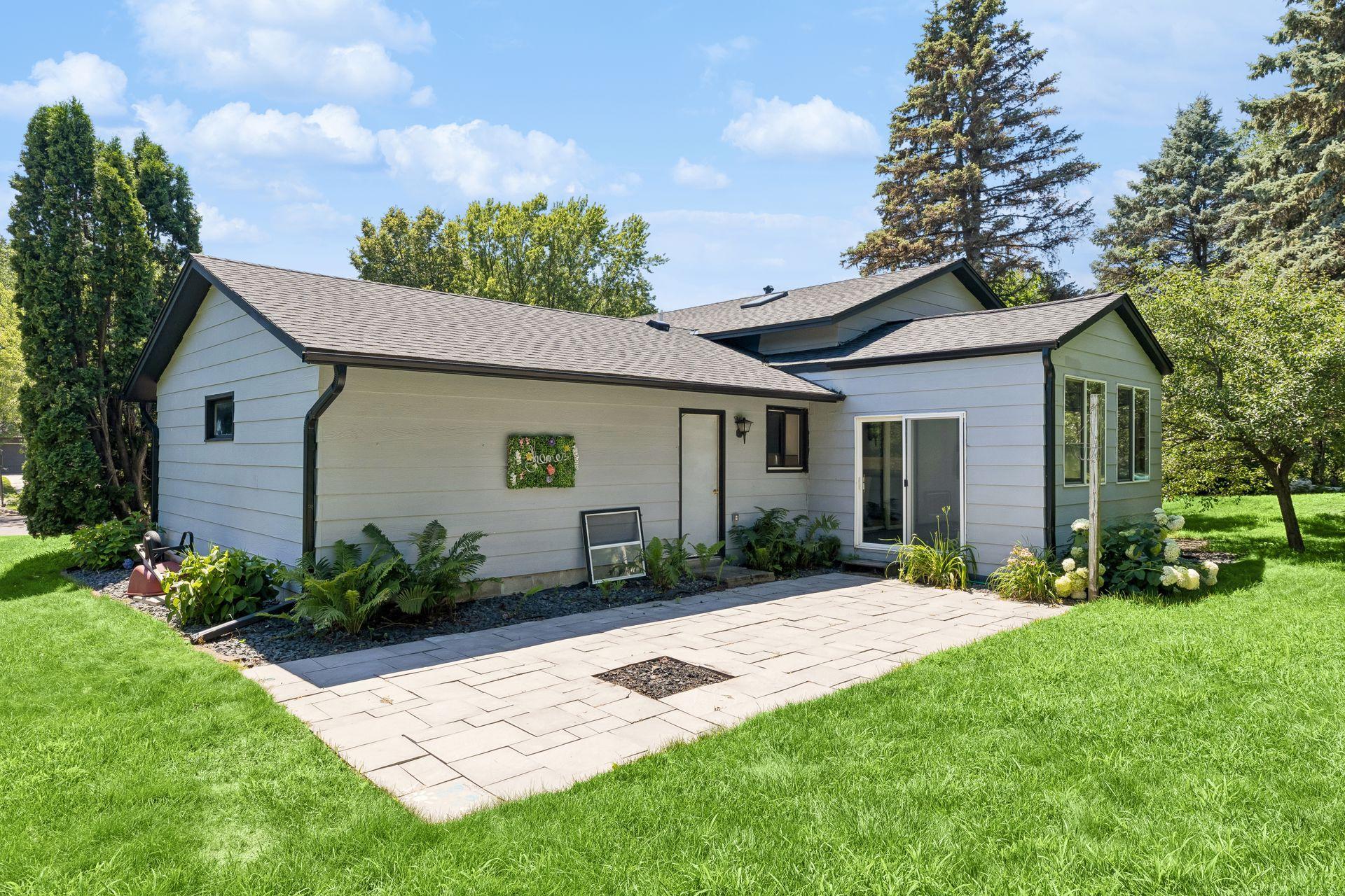 1077 Churchill Circle