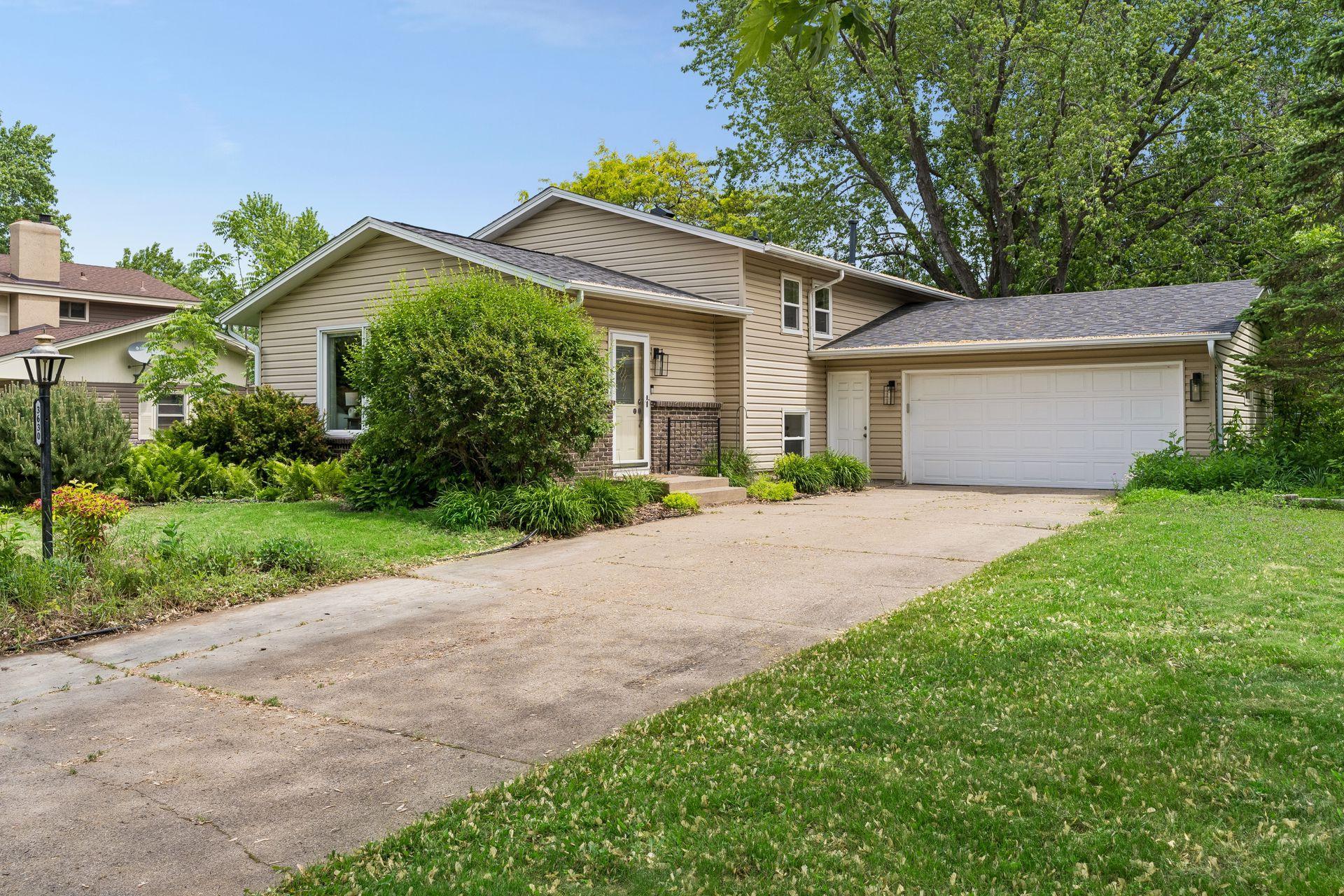 3630 Quaker Lane N