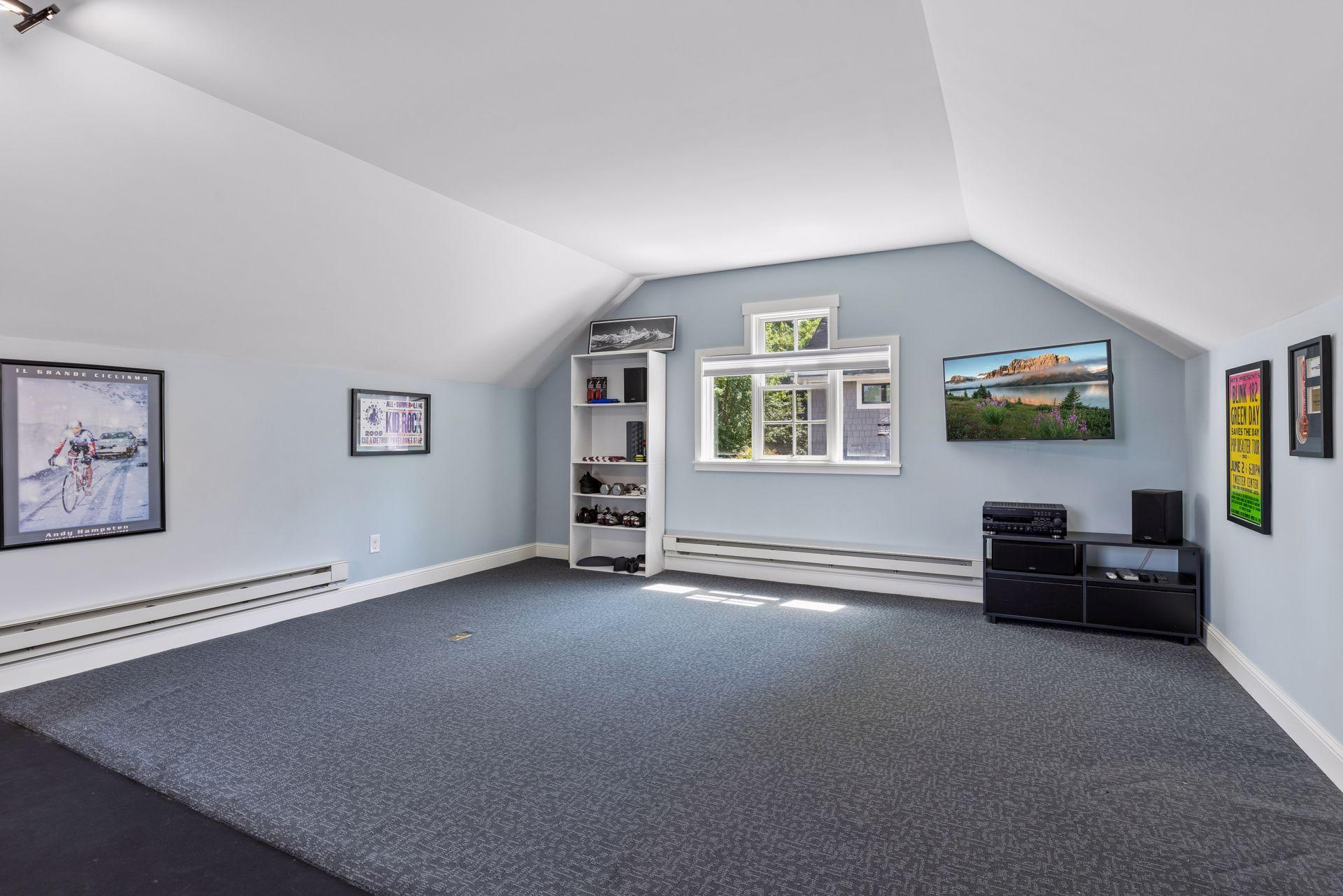 238 Broadway Avenue N