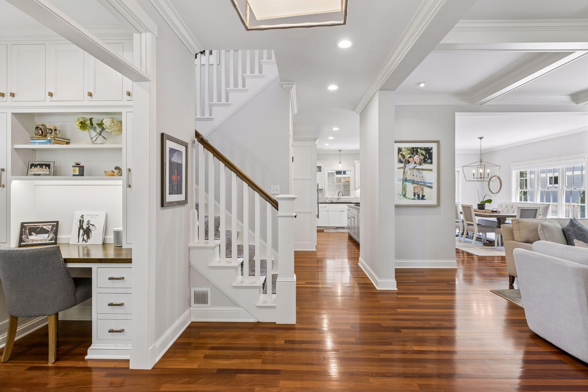 238 Broadway Avenue N