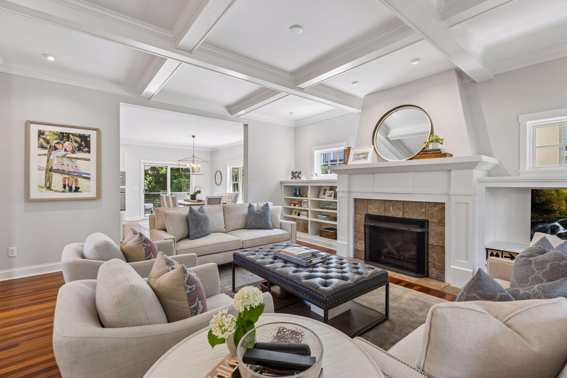 238 Broadway Avenue N