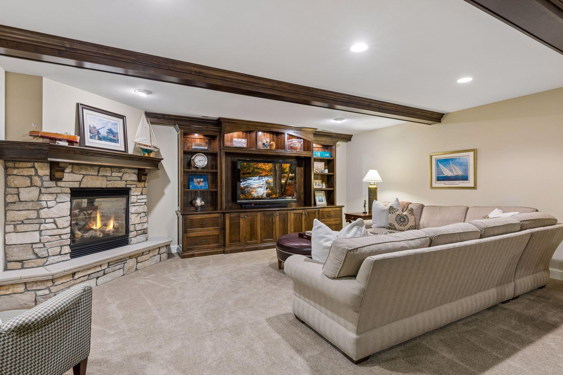 238 Broadway Avenue N