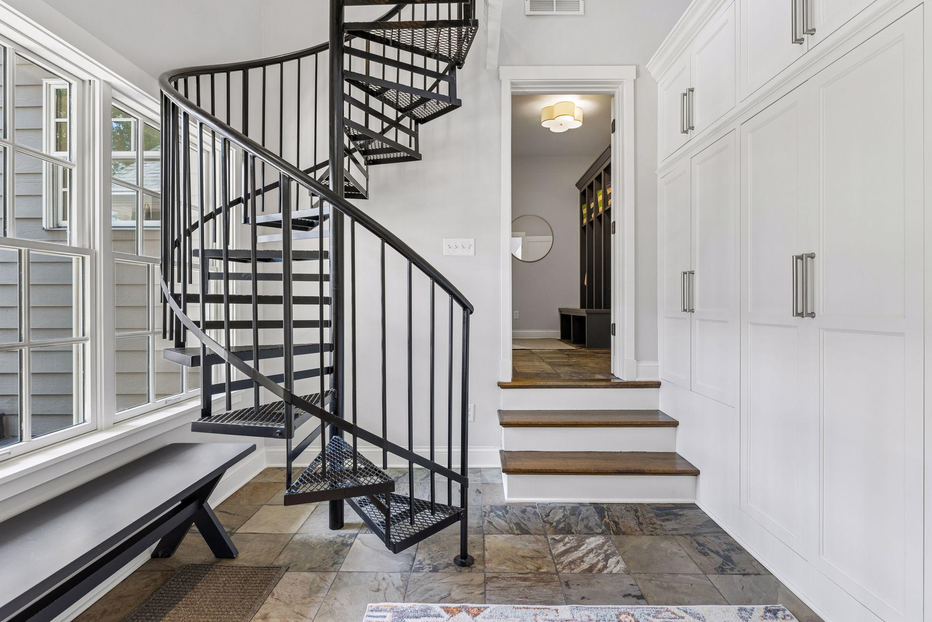 238 Broadway Avenue N