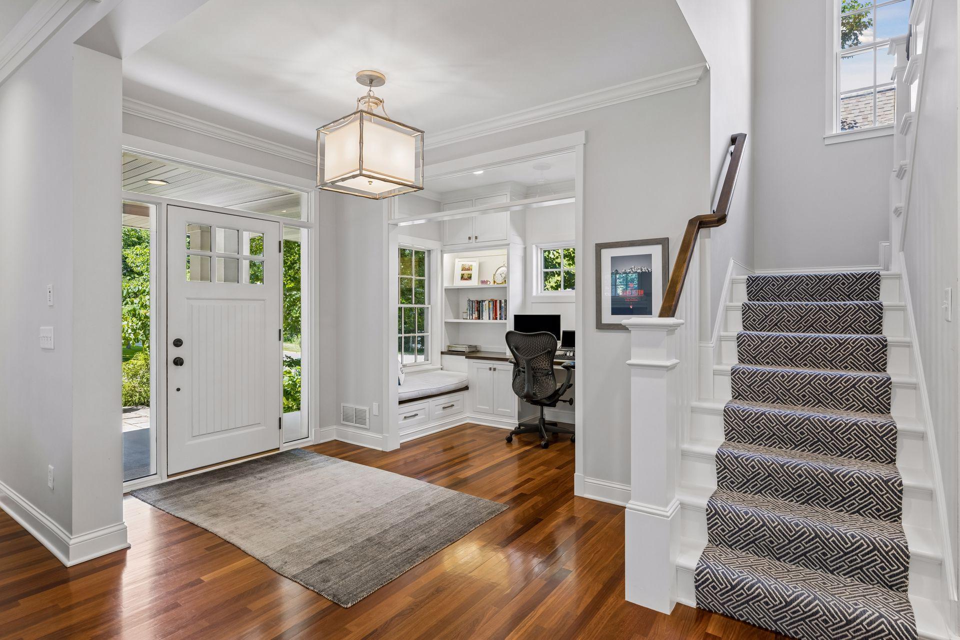 238 Broadway Avenue N