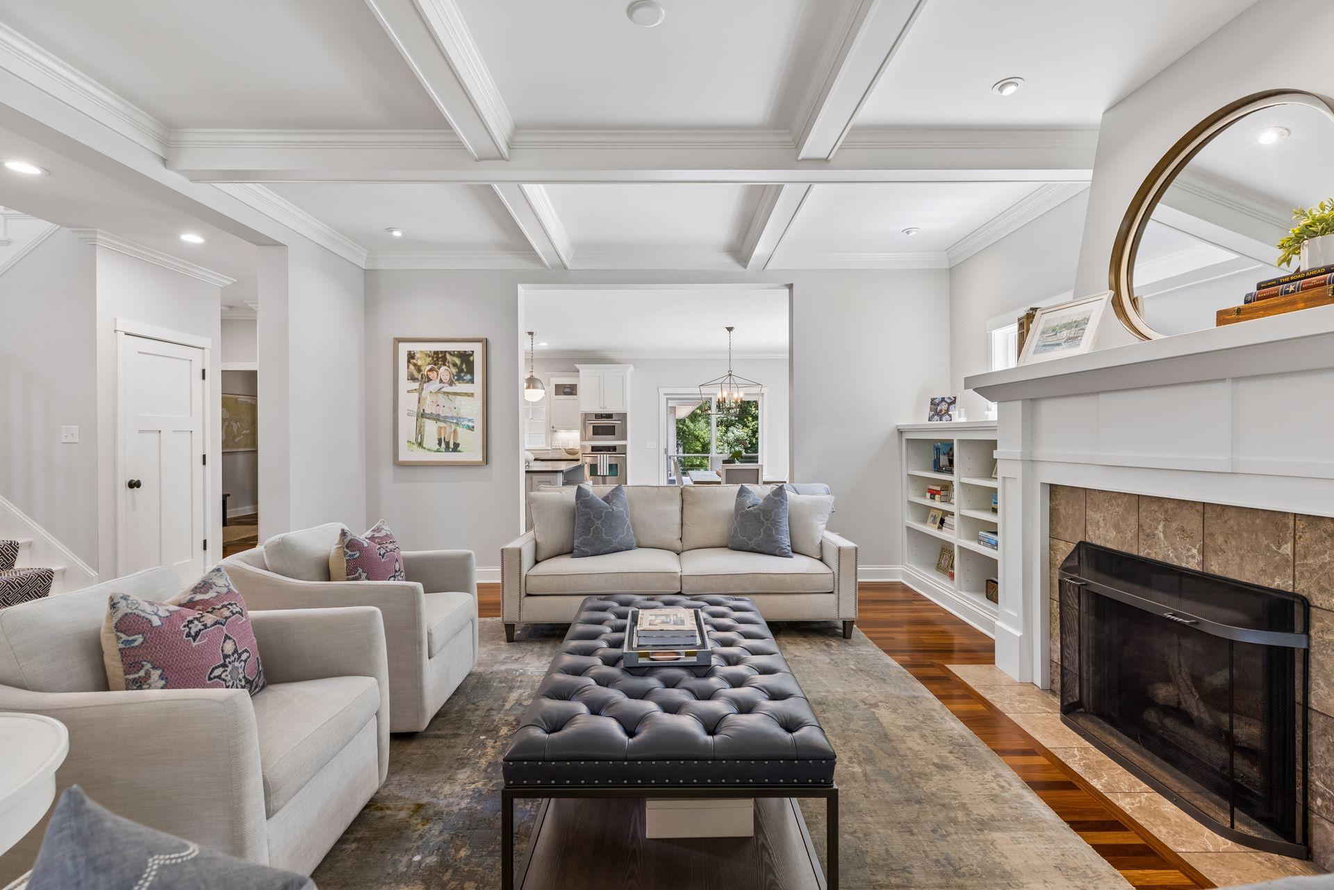 238 Broadway Avenue N