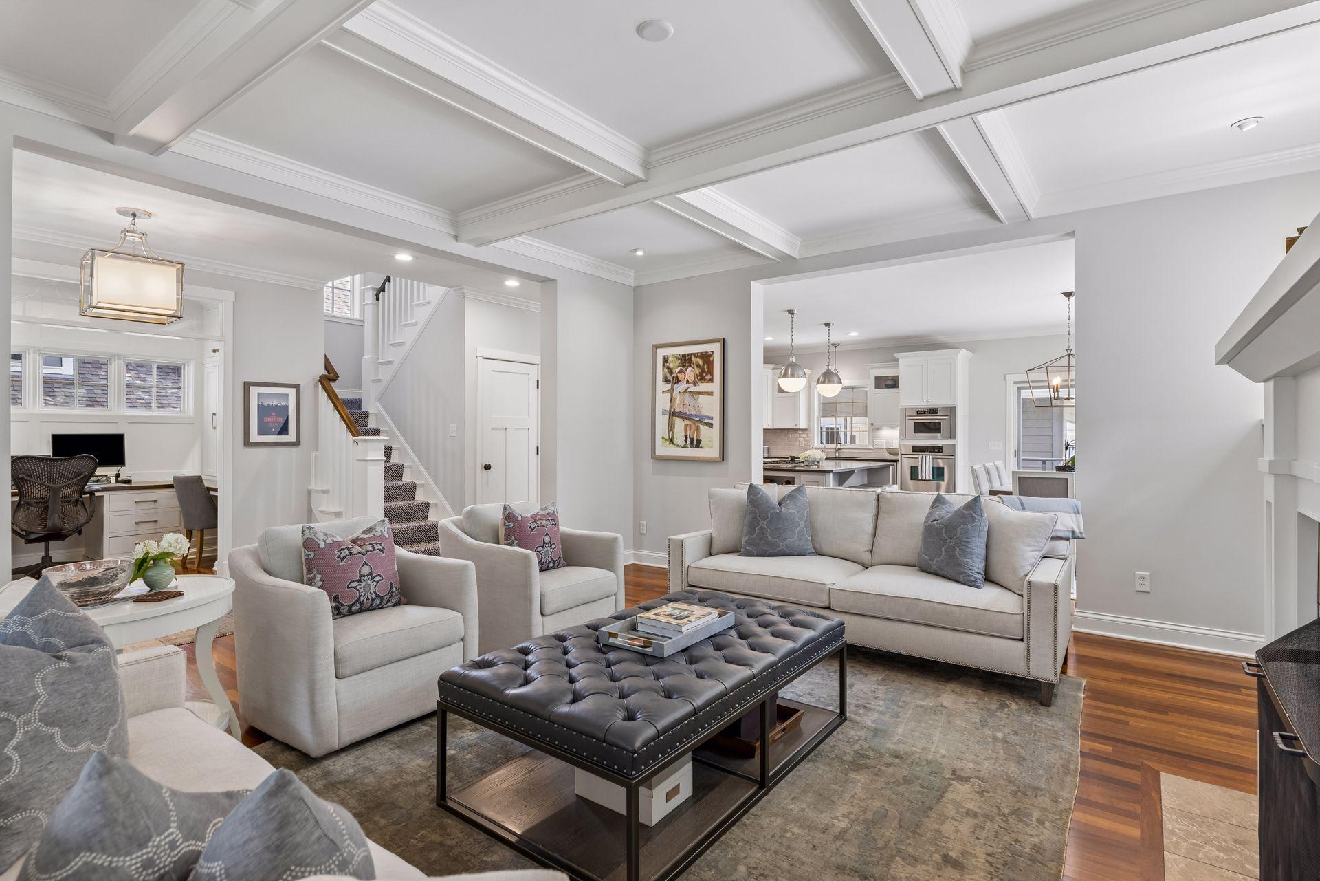 238 Broadway Avenue N