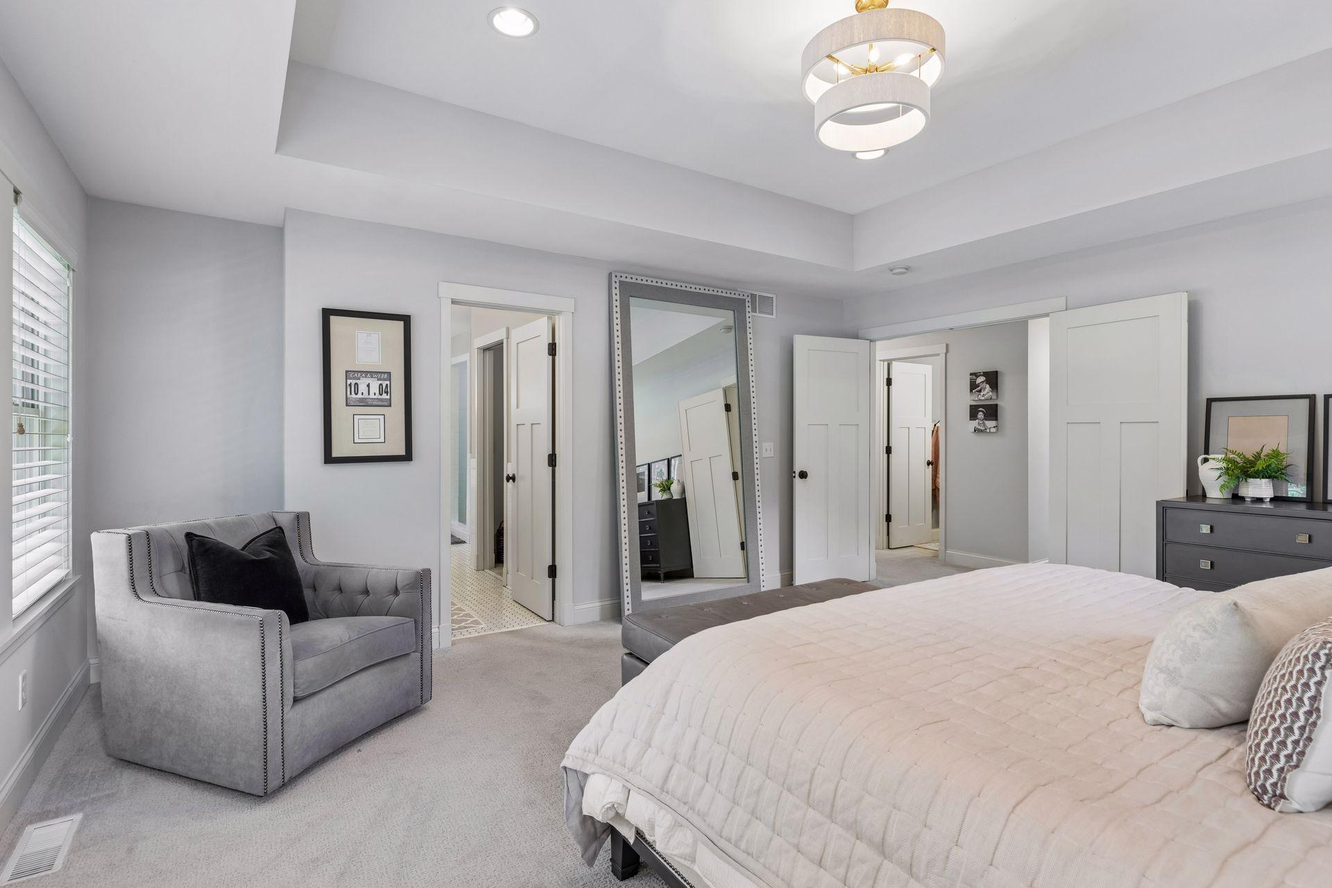 238 Broadway Avenue N