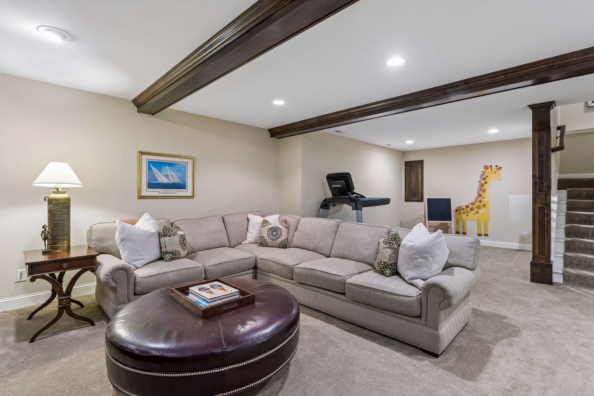 238 Broadway Avenue N