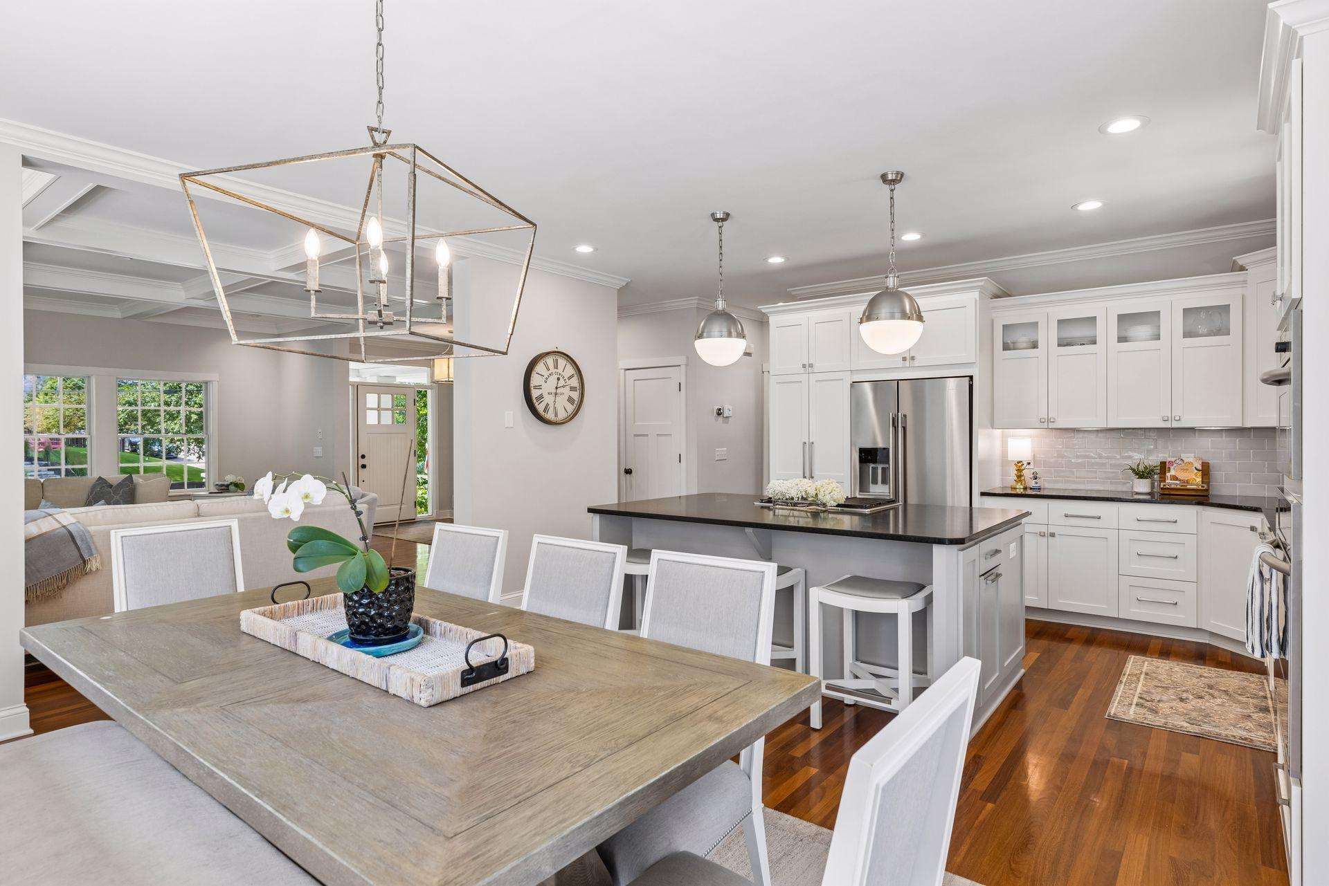 238 Broadway Avenue N