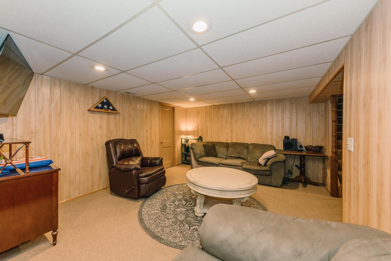 325 Donald DRIVE