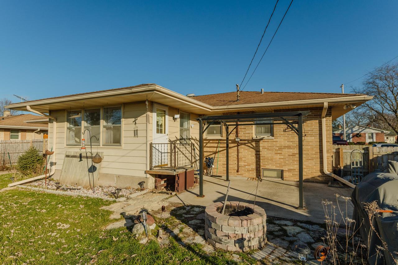 325 Donald DRIVE