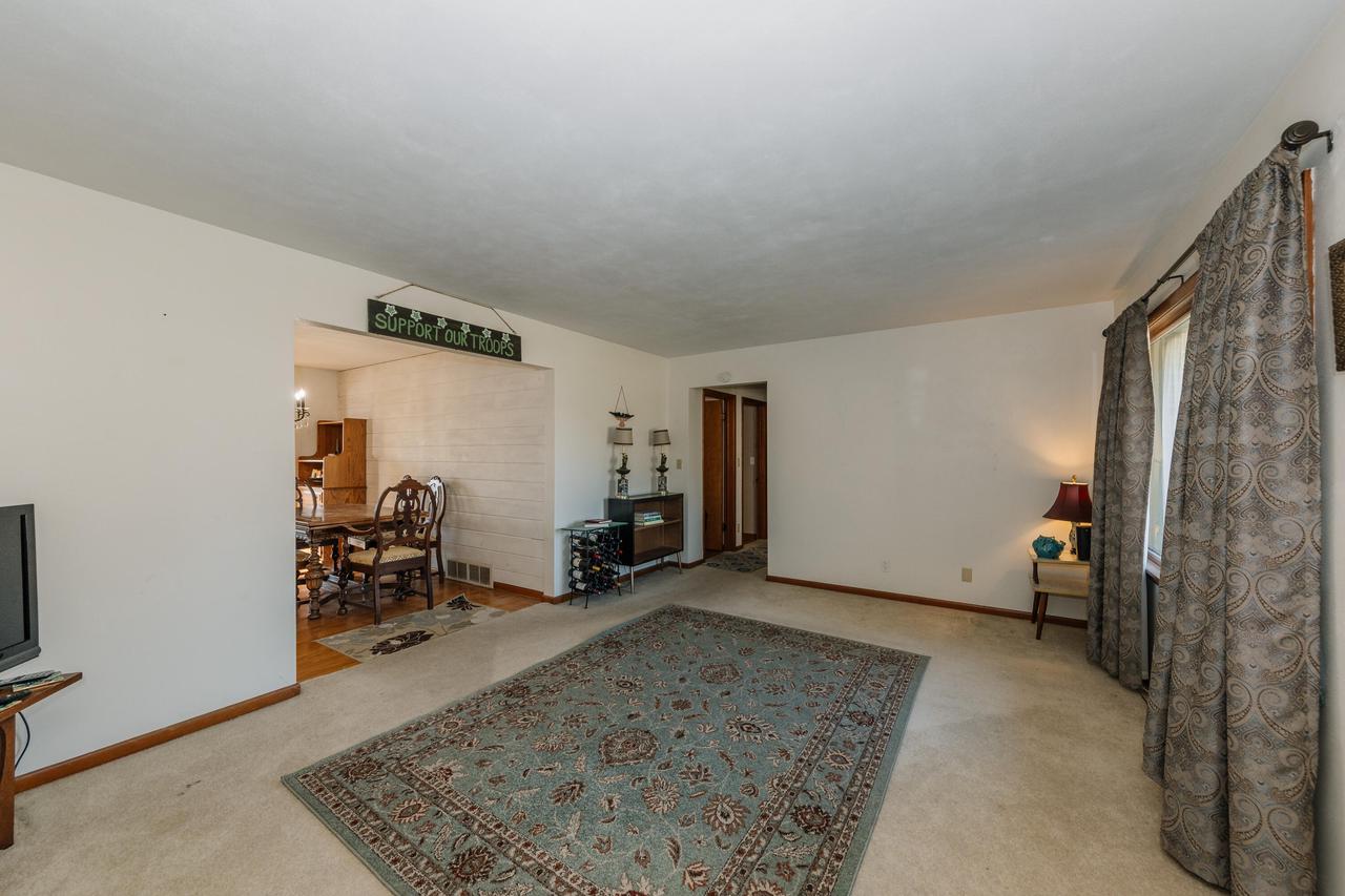 325 Donald DRIVE