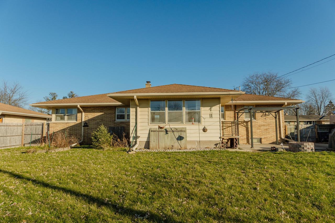 325 Donald DRIVE
