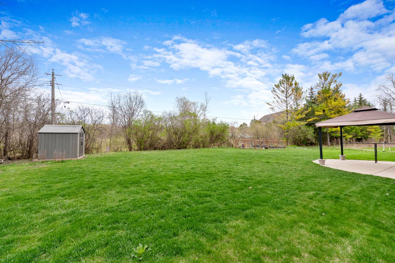 10038 North Brookdale DRIVE