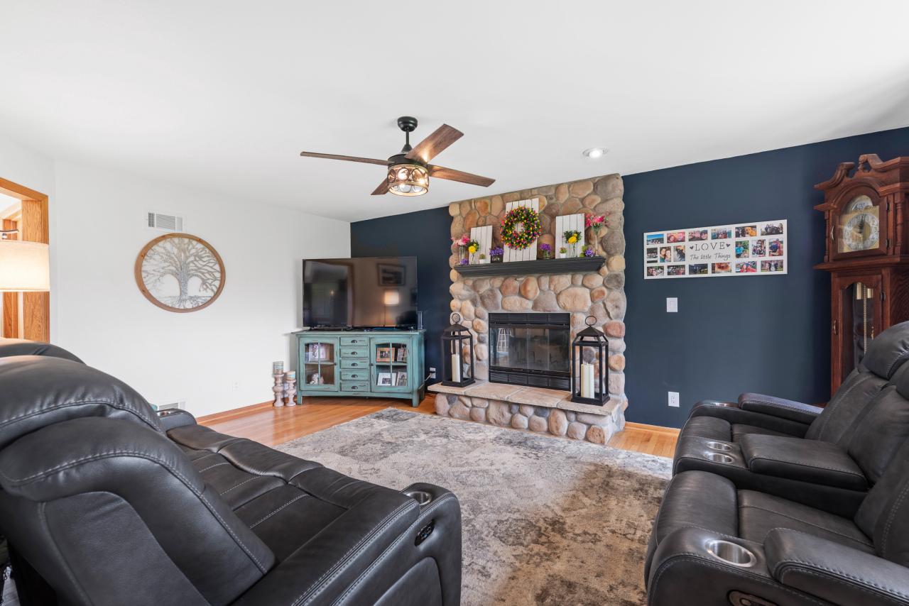 10038 North Brookdale DRIVE