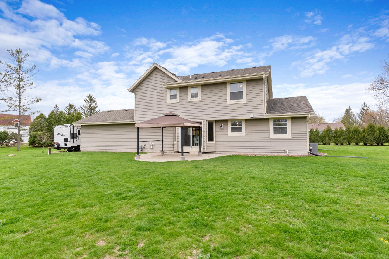 10038 North Brookdale DRIVE