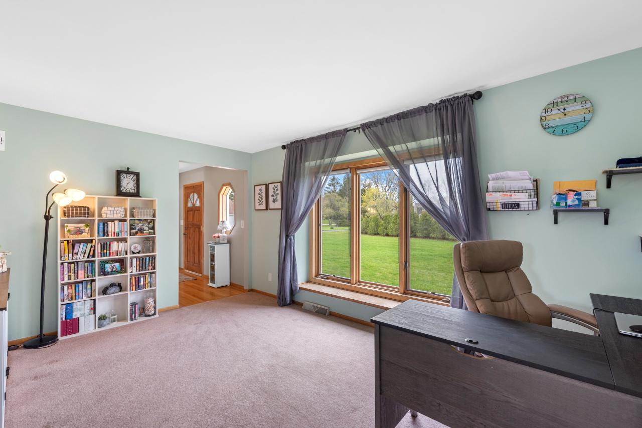 10038 North Brookdale DRIVE