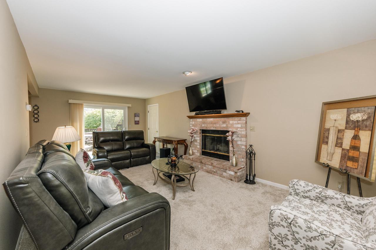 3521 Foxwood ROAD