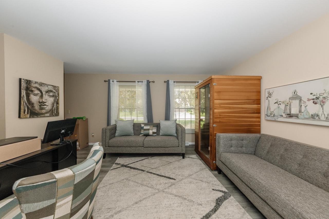 3521 Foxwood ROAD