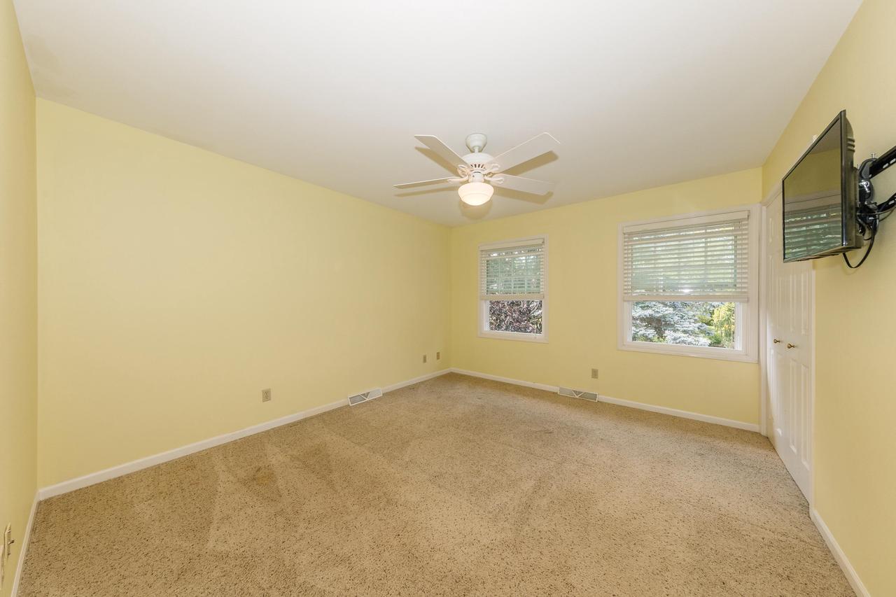 3521 Foxwood ROAD