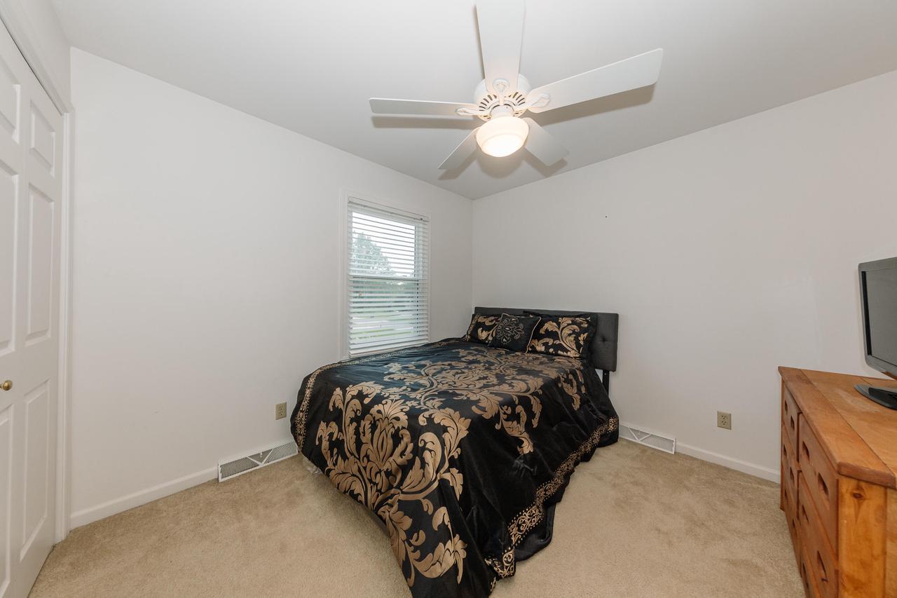 3521 Foxwood ROAD