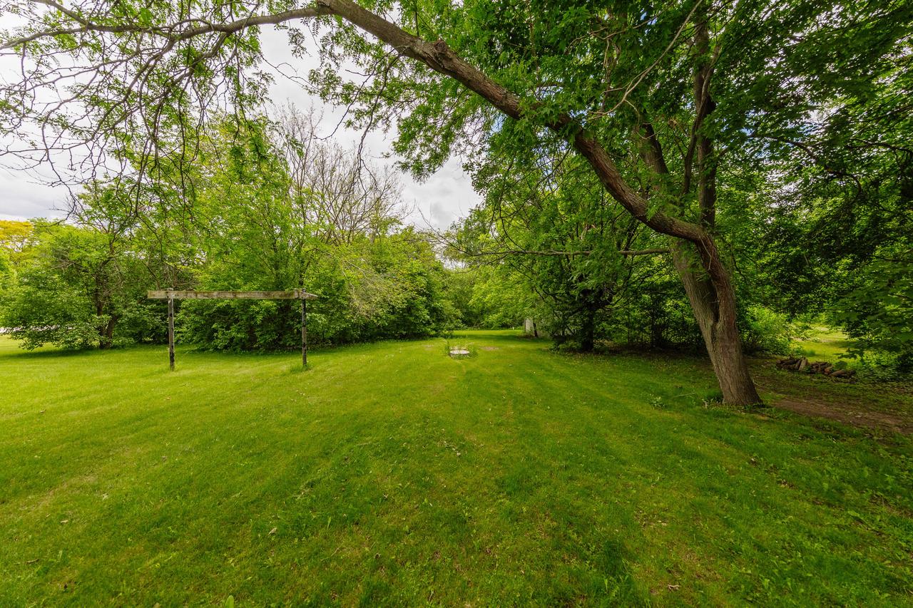 S79W26625 Hillview DRIVE
