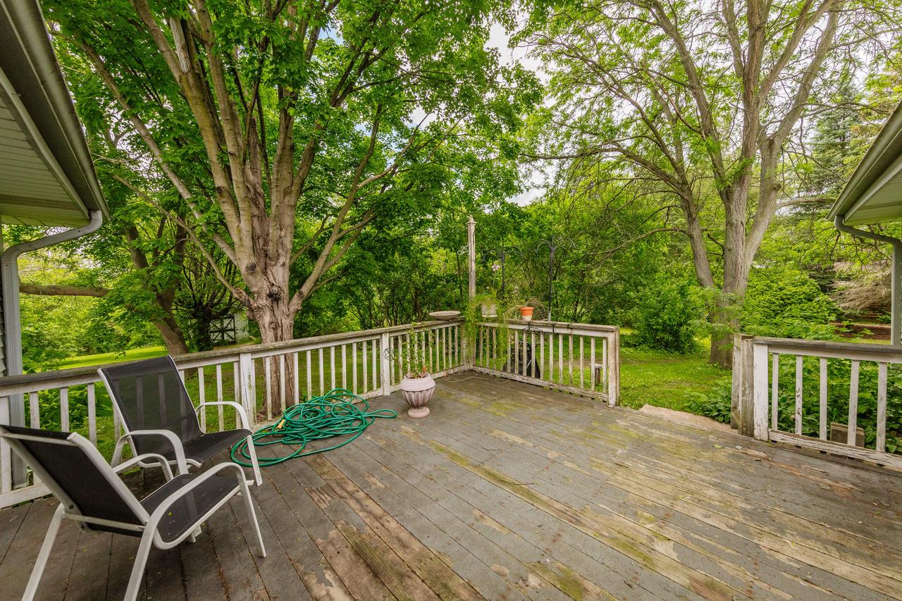 S79W26625 Hillview DRIVE