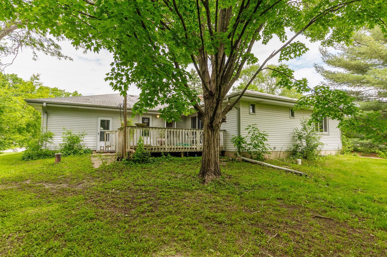 S79W26625 Hillview DRIVE
