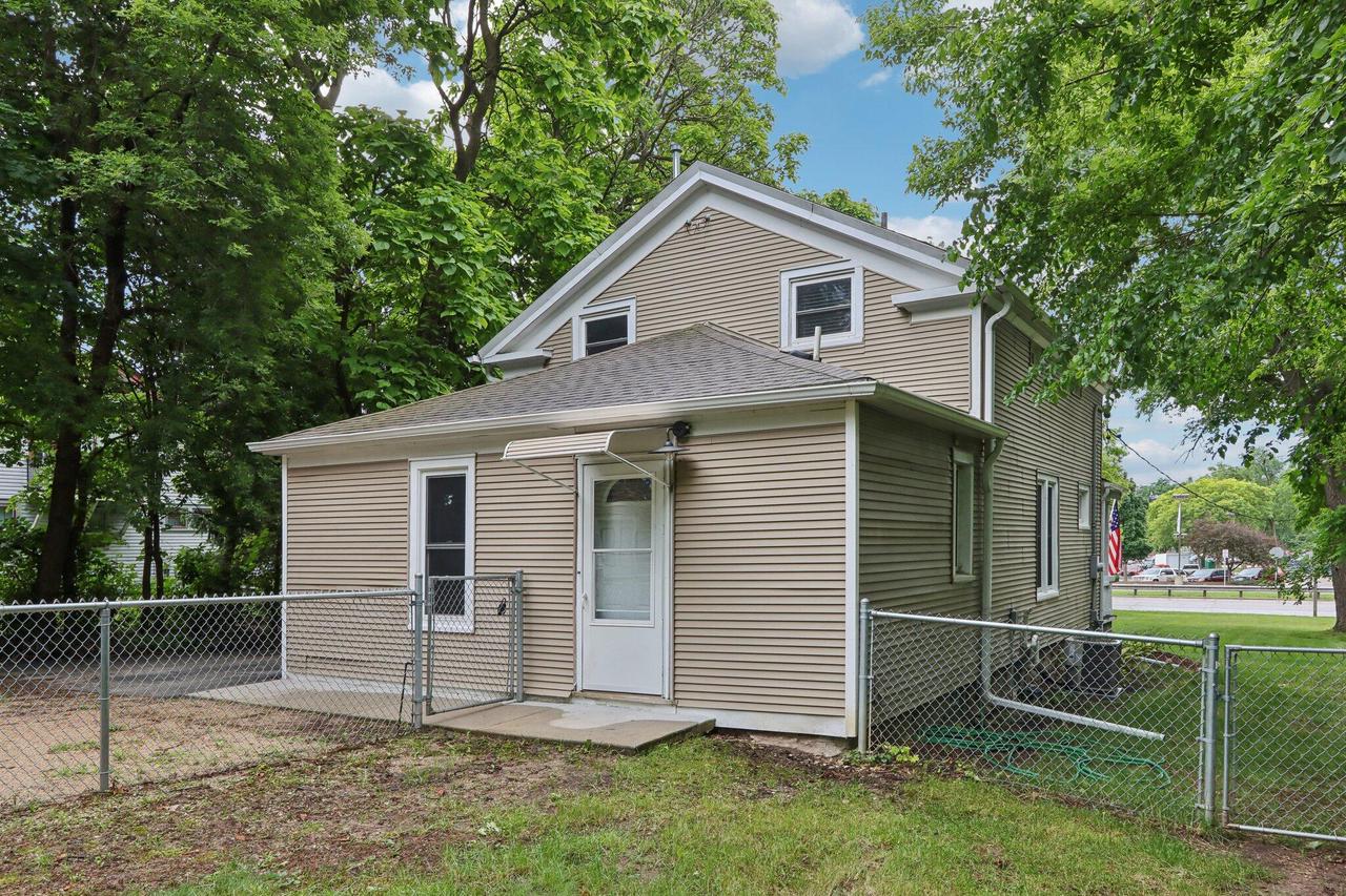11010 West Janesville ROAD