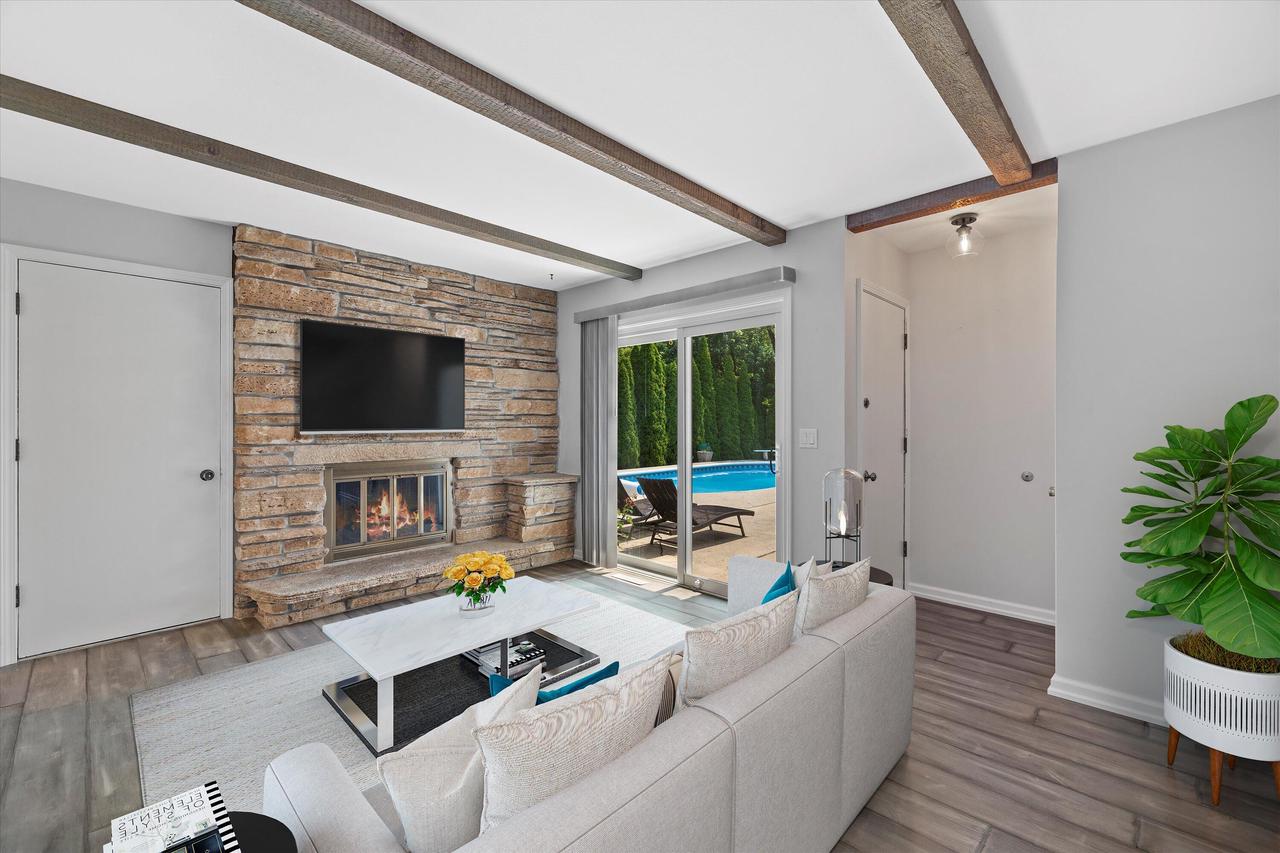 12725 West Brentwood DRIVE