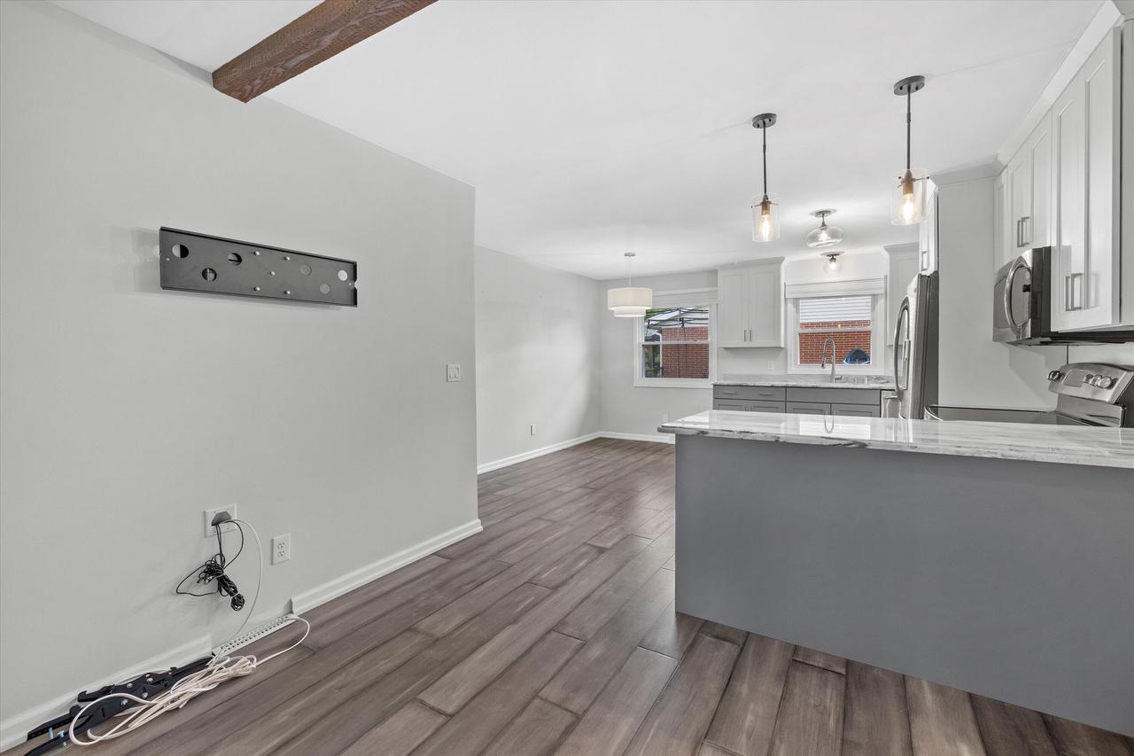 12725 West Brentwood DRIVE